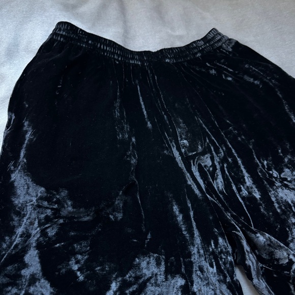 BALENCIAGA Unisex Velvet Shorts NWT - Picture 3 of 8
